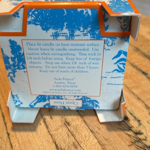 Brand new unopened Seda candle from France. French tulip scent. - Picture 2 of 2